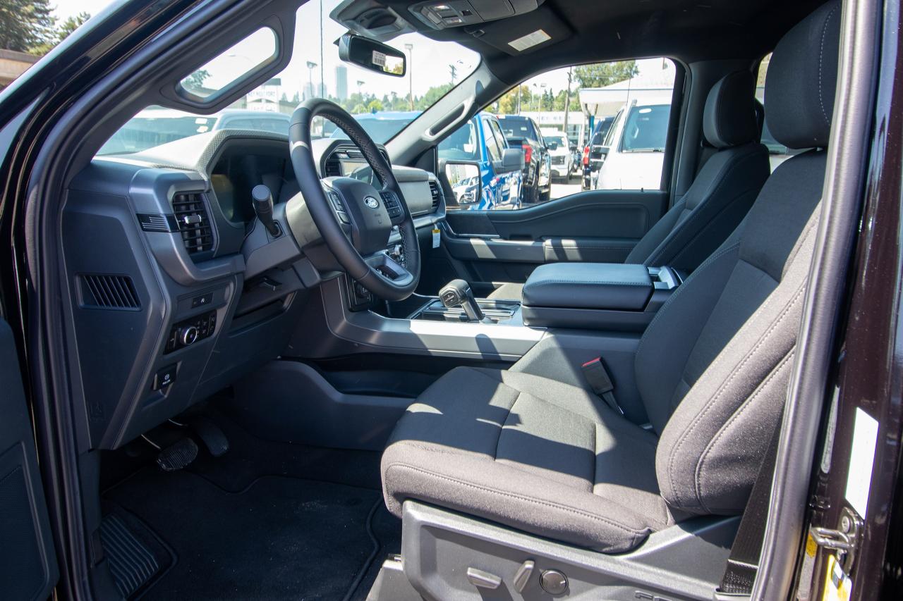 2025 Ford F-150 XLT 4WD SuperCrew 5.5' Box Photo5