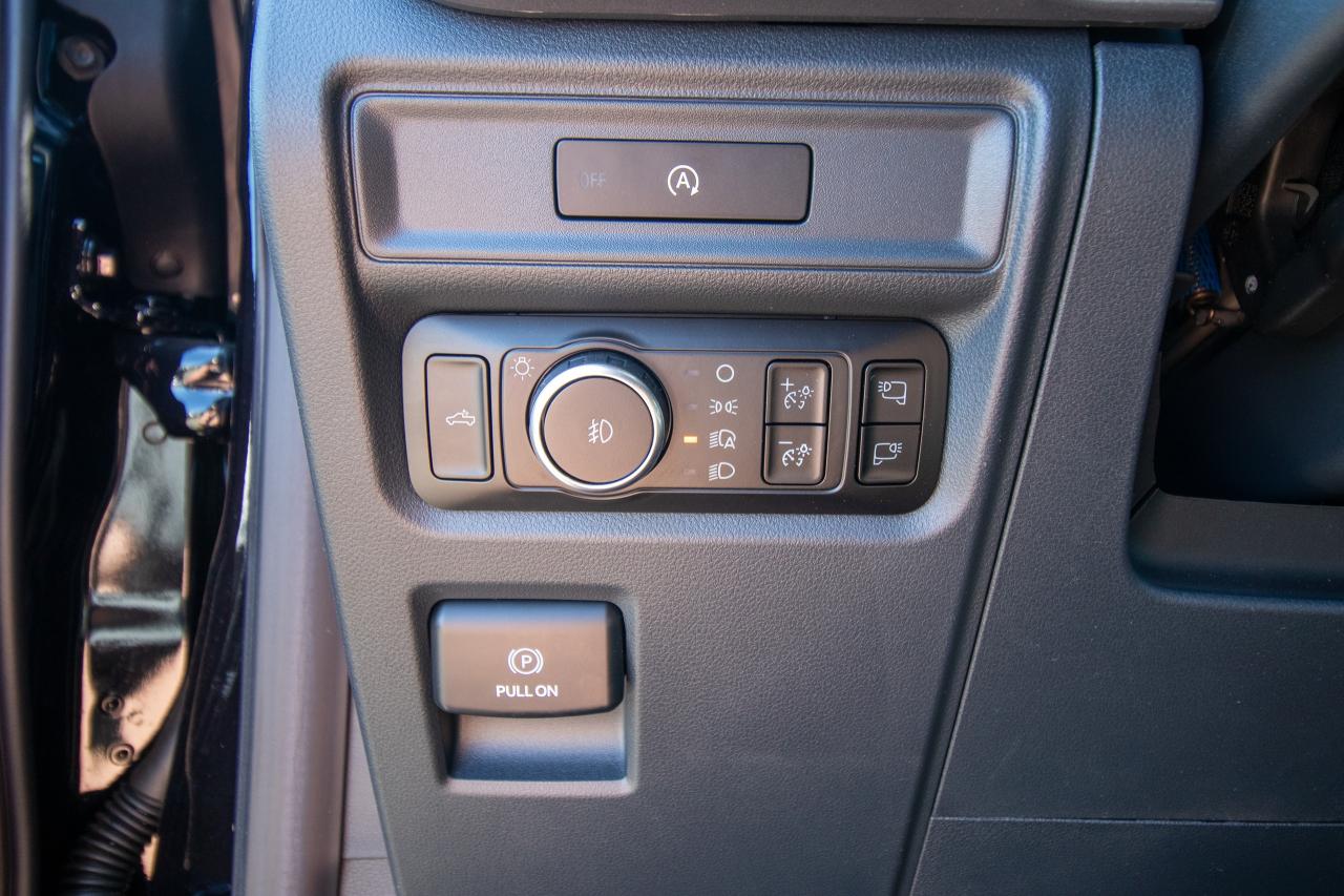2025 Ford F-150 XLT 4WD SuperCrew 5.5' Box Photo5