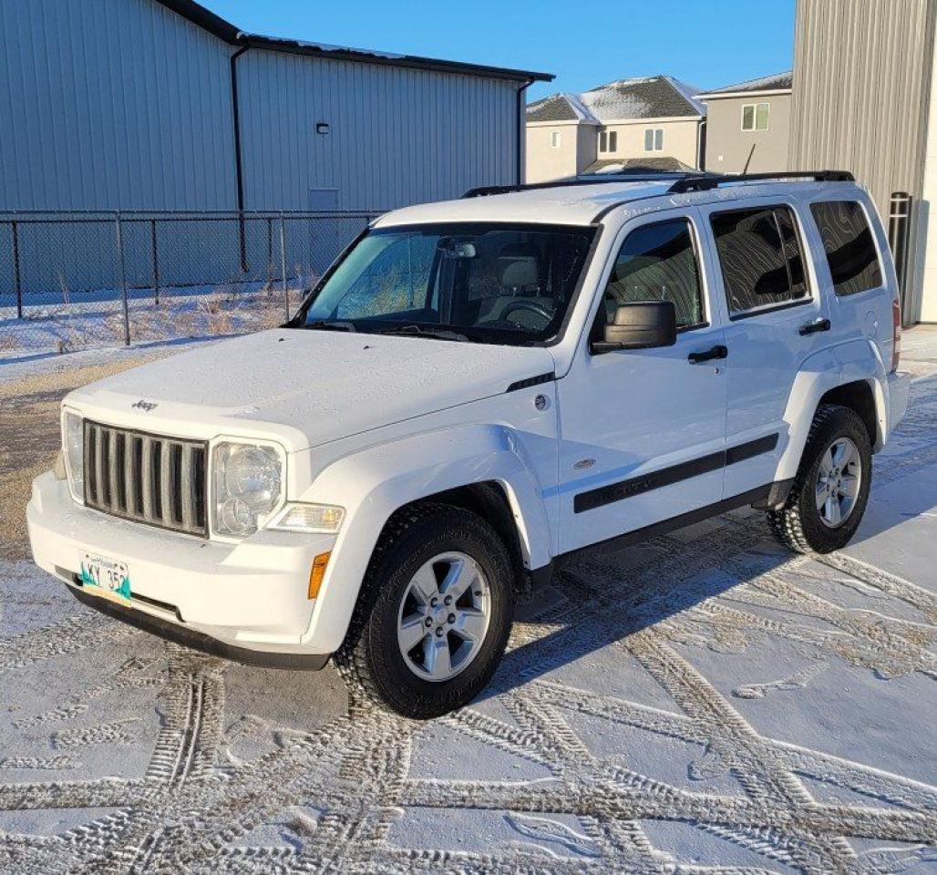 Used 2012 Jeep Liberty Sport 4x4 suv only 146,00 km zero accidents great condition private sale for sale in West Saint Paul, MB