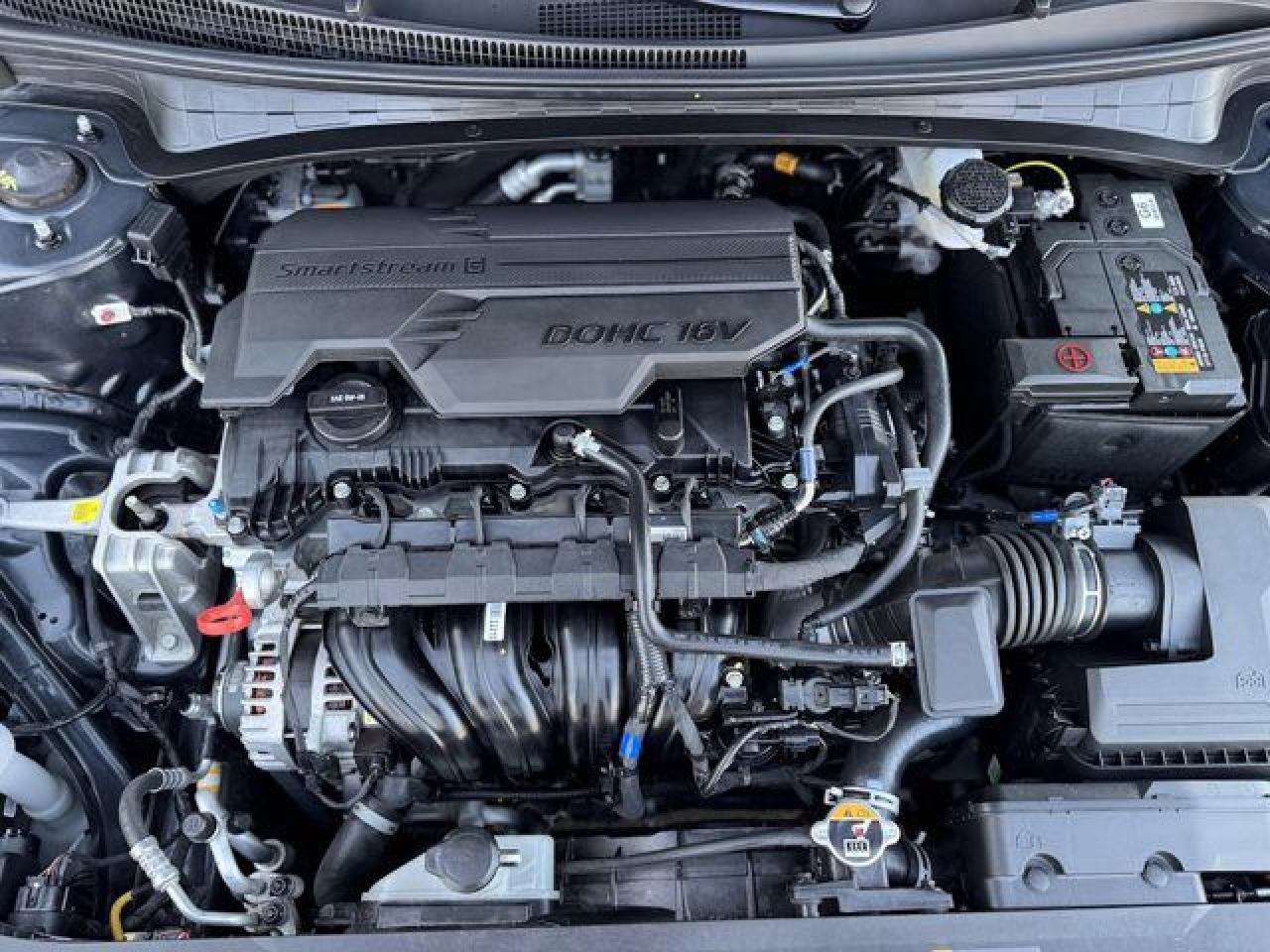 Used 2024 Hyundai Elantra LUXURY w/ LOW KMS / LEATHER / SUNROOF / NAVI for sale in Calgary, AB
