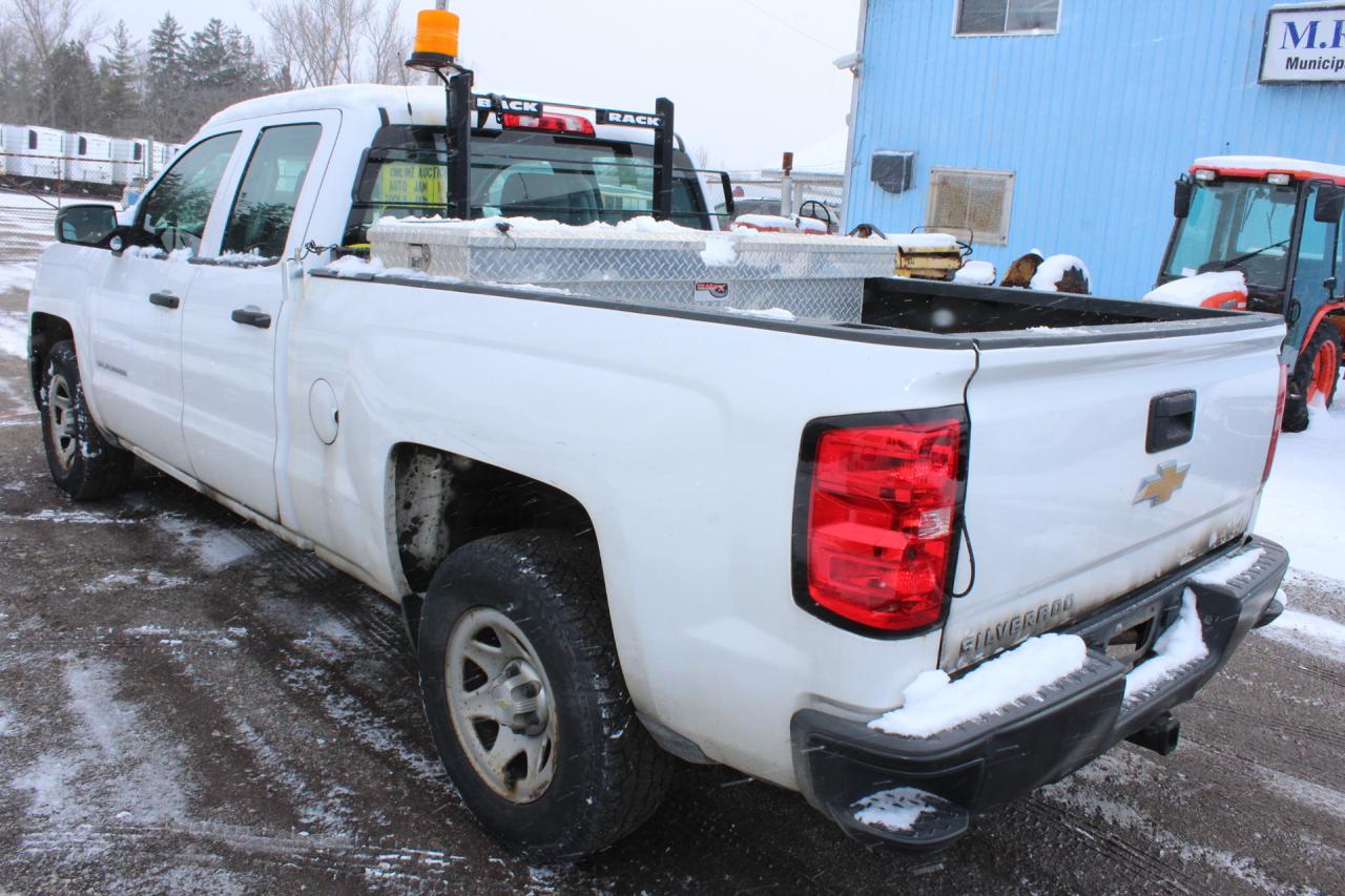 2014 Chevrolet Silverado 1500  Photo3