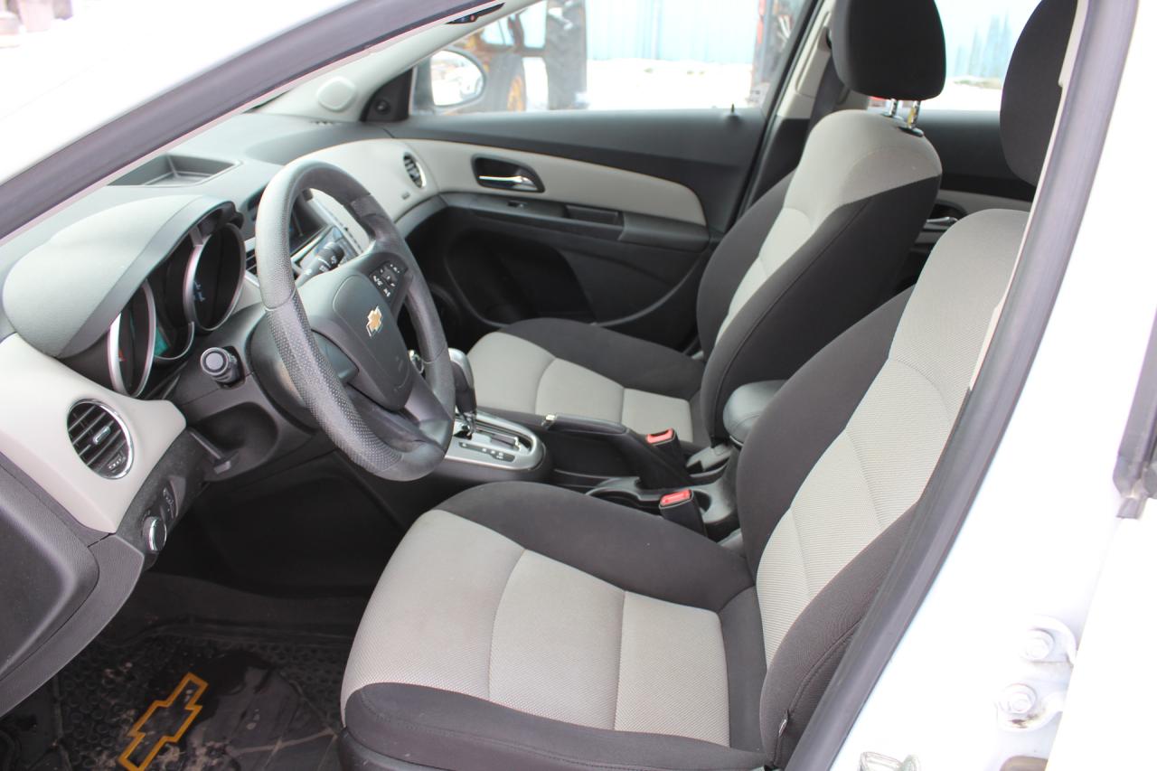 2014 Chevrolet Cruze  Photo4