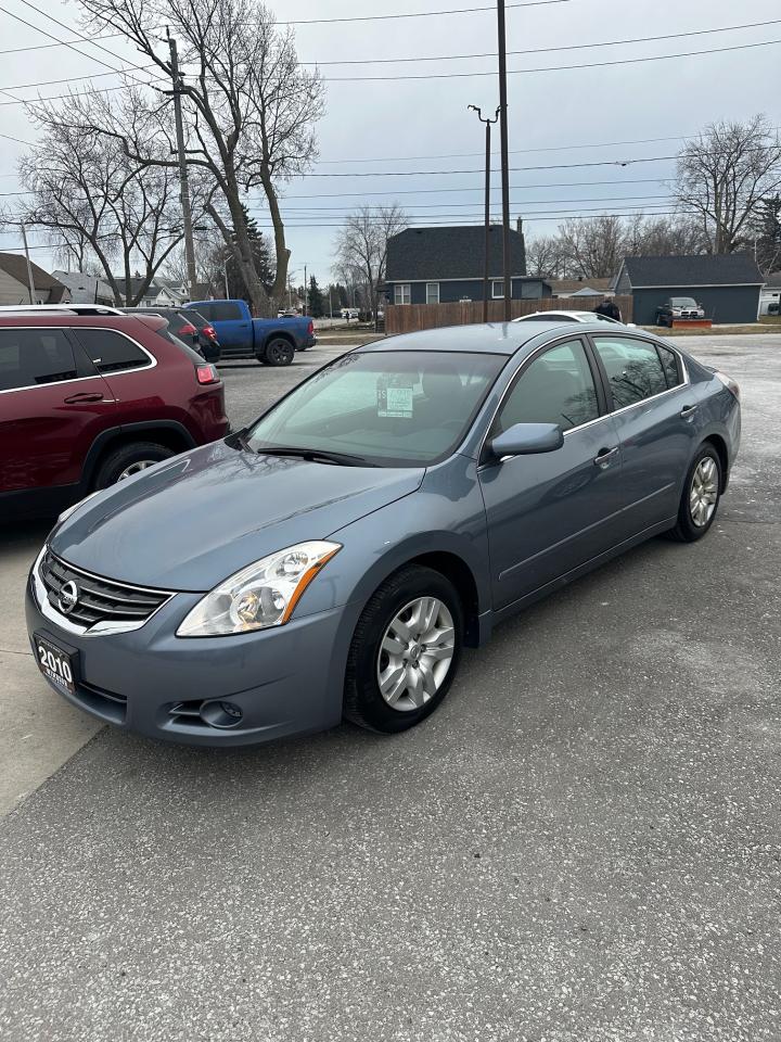 Used 2010 Nissan Altima 2.5 S for sale in Windsor, ON