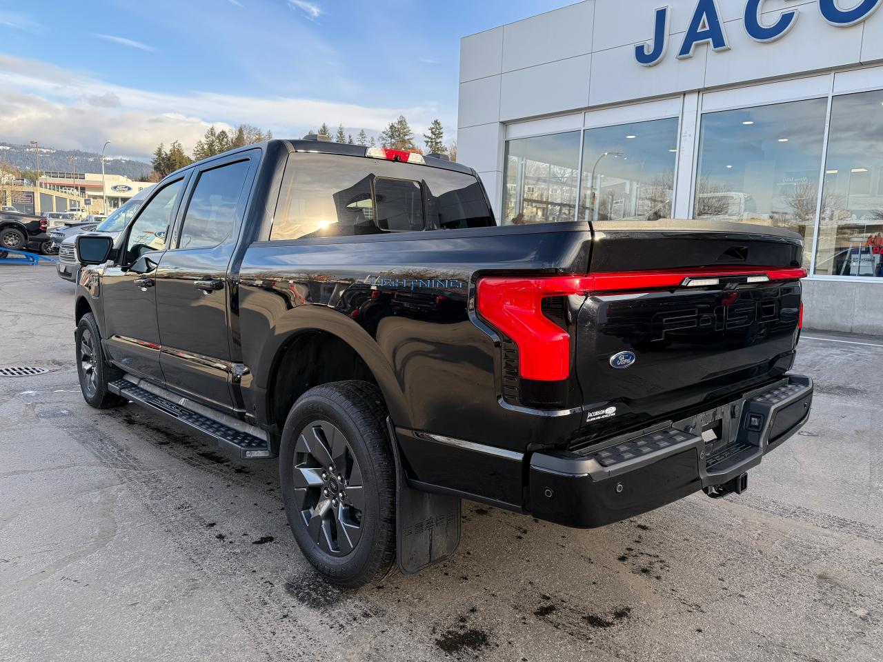 2022 Ford F-150 Lightning Lariat Photo