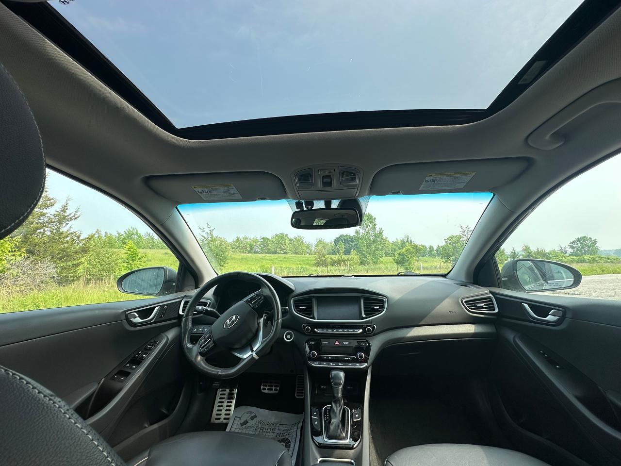 2017 Hyundai IONIQ LIMITED | ONE OWNER | LEATHER | NAV | SUNROOF Photo14