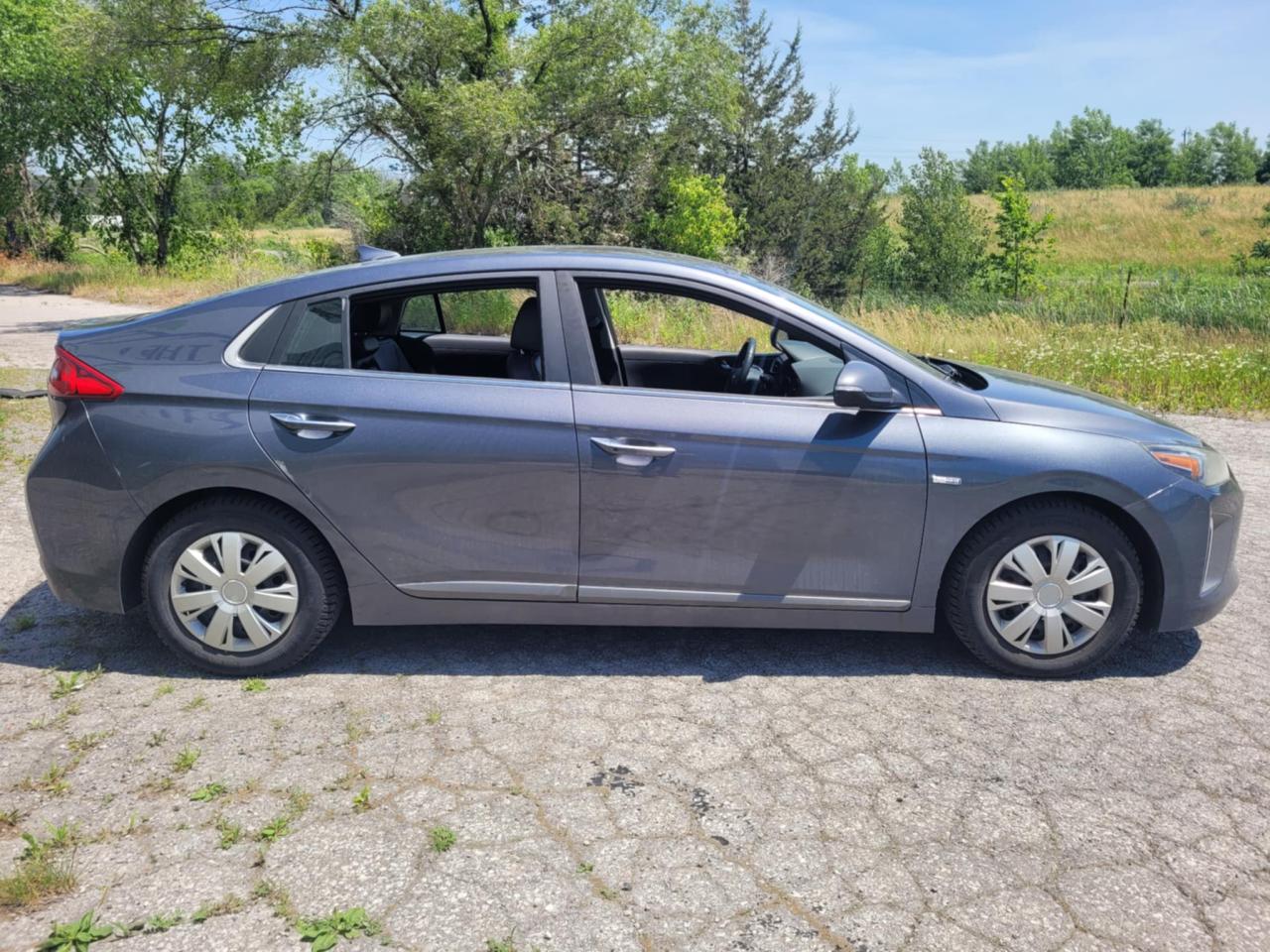 2017 Hyundai IONIQ LIMITED | ONE OWNER | LEATHER | NAV | SUNROOF Photo22