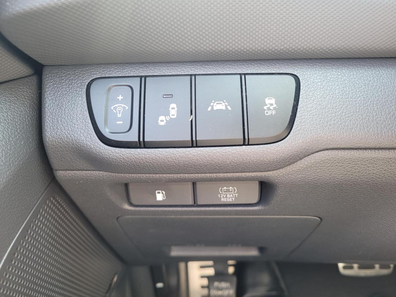 2017 Hyundai IONIQ LIMITED | ONE OWNER | LEATHER | NAV | SUNROOF Photo35