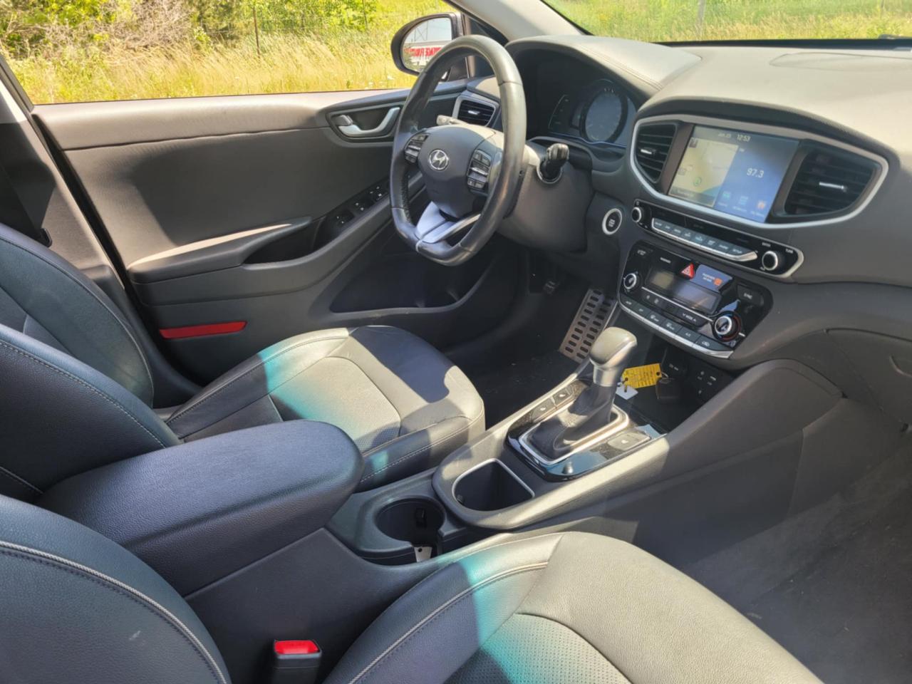 2017 Hyundai IONIQ LIMITED | ONE OWNER | LEATHER | NAV | SUNROOF Photo26