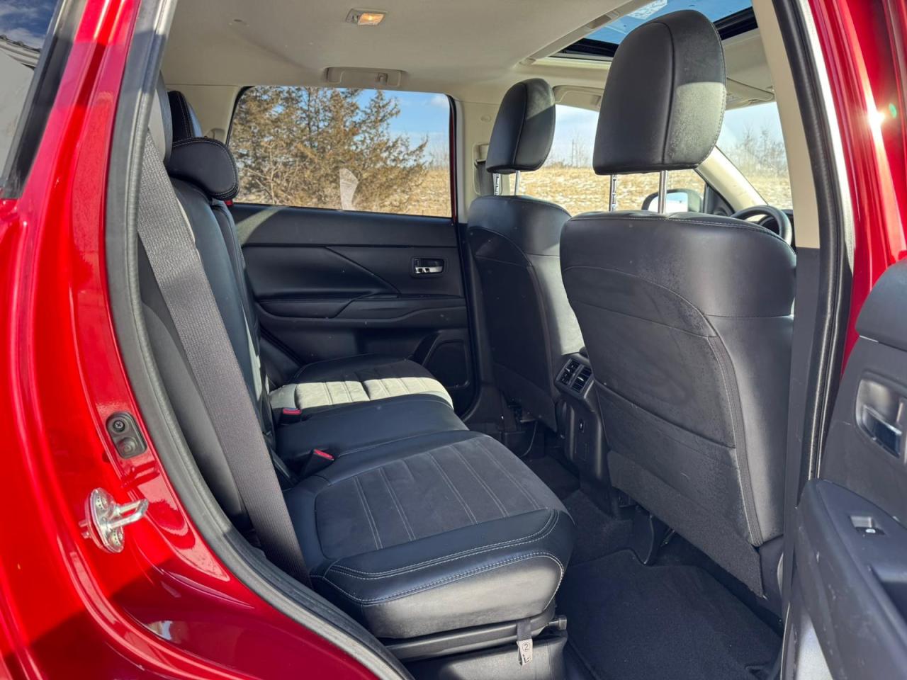 2019 Mitsubishi Outlander TOURING EDITION | AWC | CLEAN CARFAX | ONE OWNER Photo10