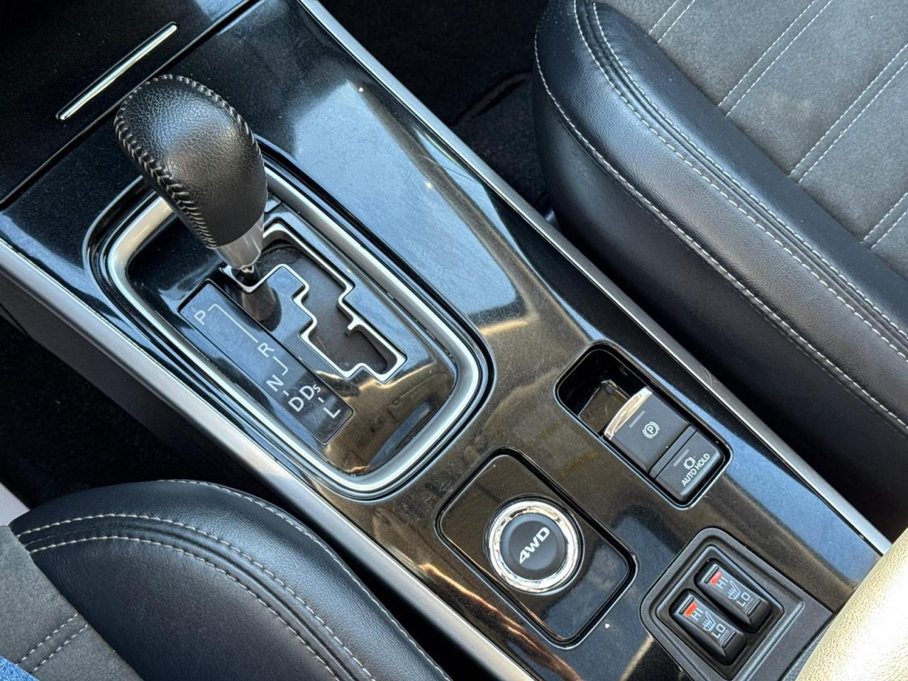 2019 Mitsubishi Outlander TOURING EDITION | AWC | CLEAN CARFAX | ONE OWNER Photo16