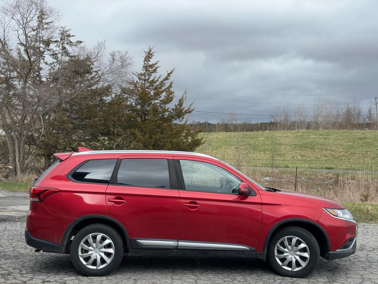 2019 Mitsubishi Outlander TOURING EDITION | AWC | CLEAN CARFAX | ONE OWNER Photo5