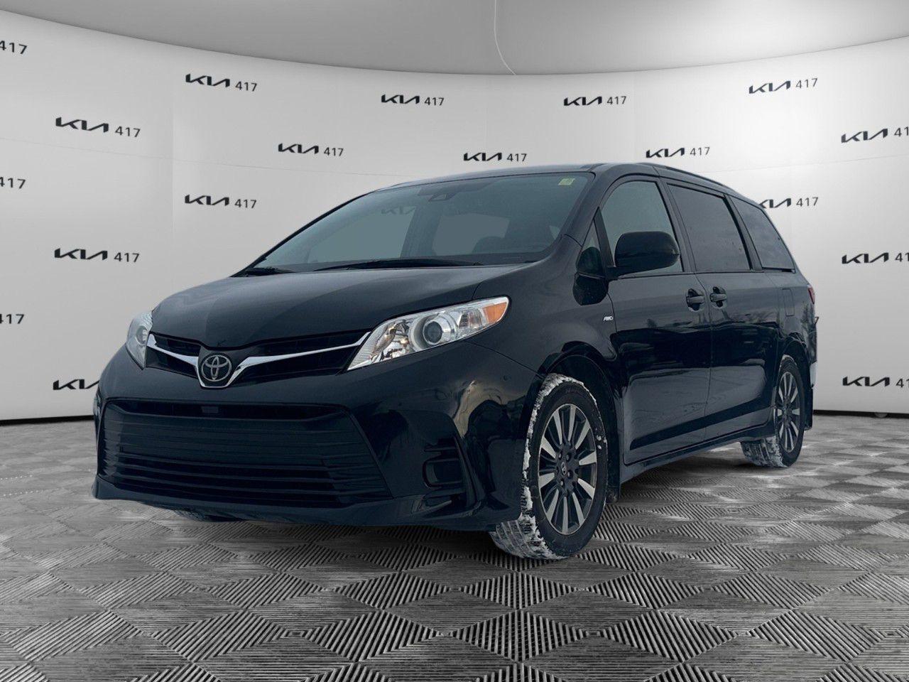 Used 2018 Toyota Sienna LE 7-Passenger AWD for sale in Gloucester, ON