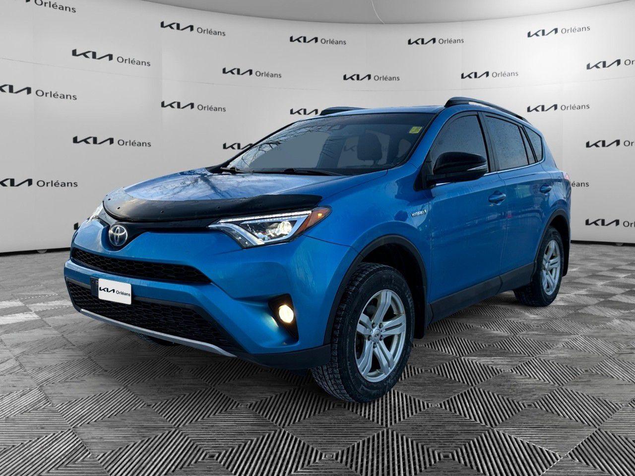 Used 2018 Toyota RAV4 AWD Hybrid SE for sale in Orleans, ON