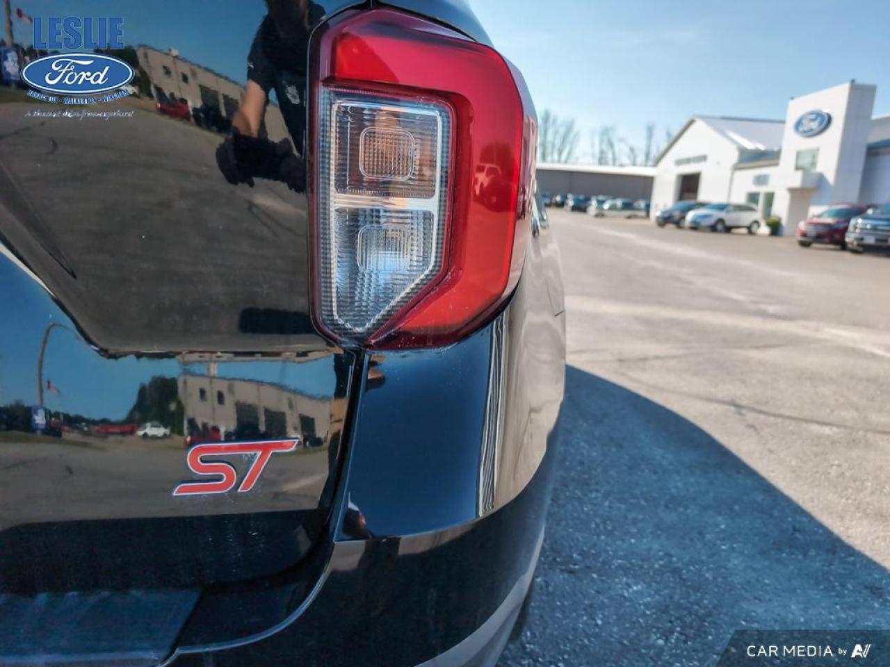 2022 Ford Explorer ST 4WD Photo