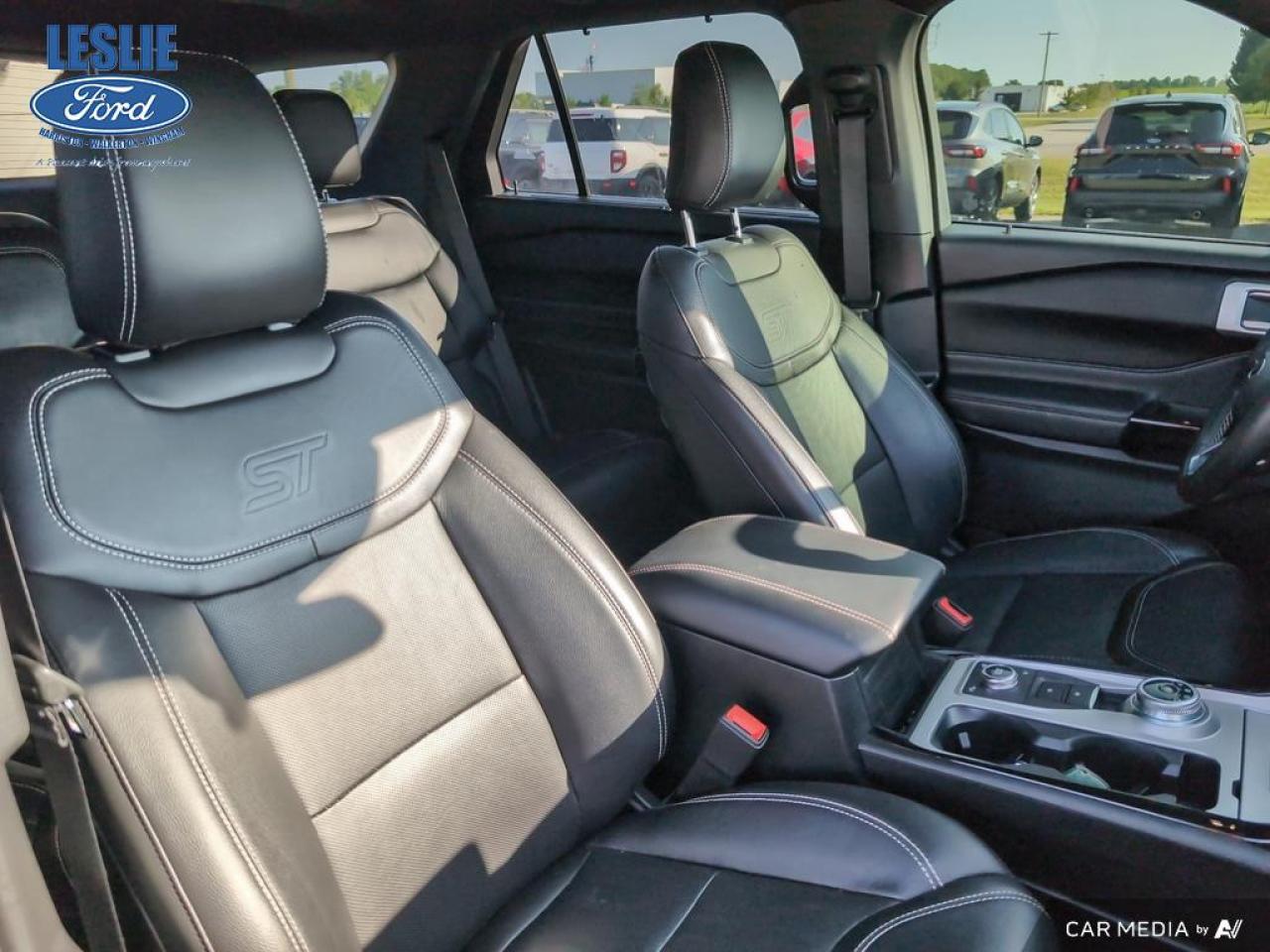 2022 Ford Explorer ST 4WD Photo