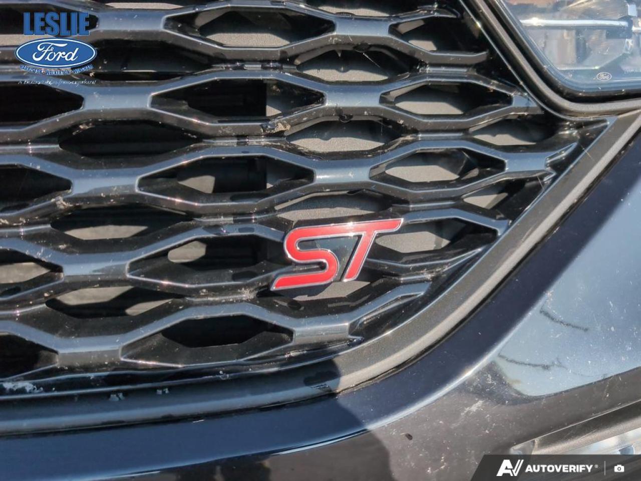 2022 Ford Explorer ST 4WD Photo