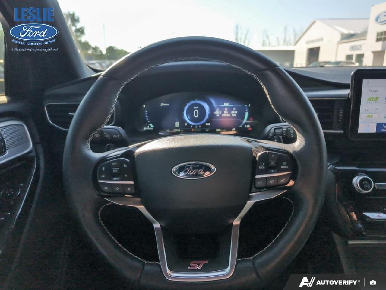 2022 Ford Explorer ST 4WD Photo