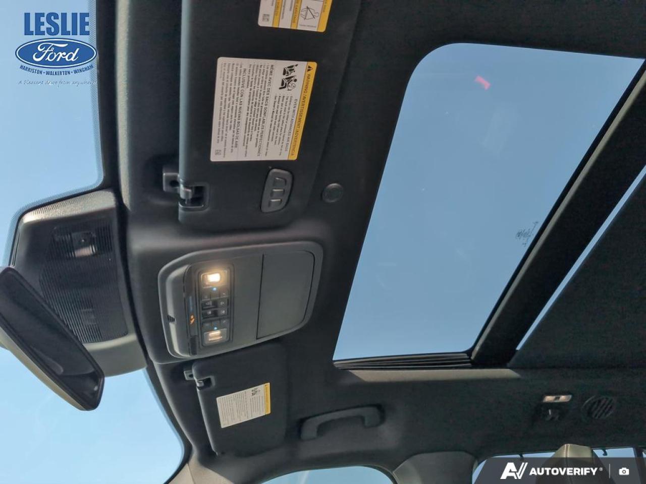 2022 Ford Explorer ST 4WD Photo