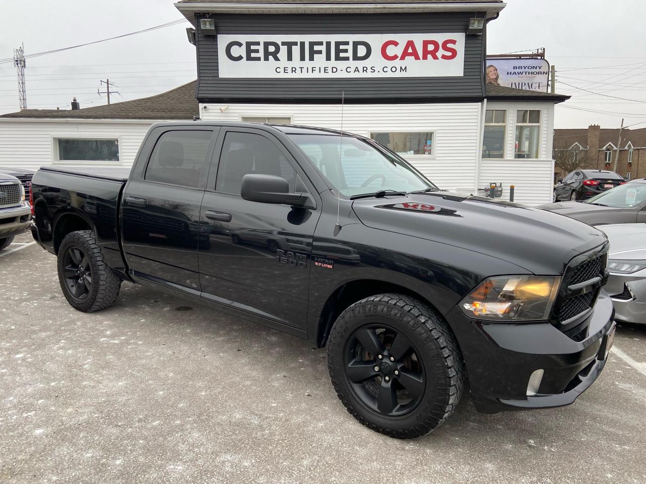 Used 2018 RAM 1500 Classic Express ** 4X4, TOW PKG, CREW ** for sale in St Catharines, ON