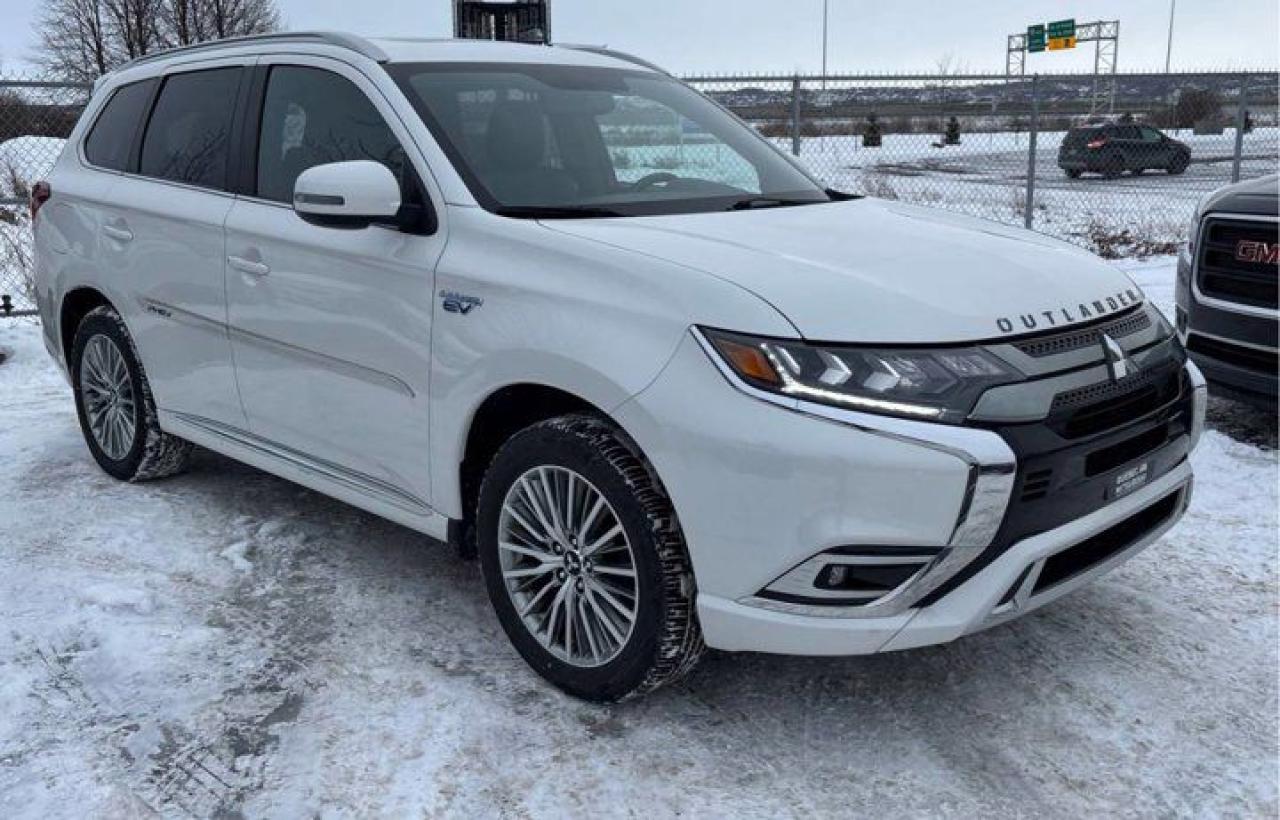 Used 2020 Mitsubishi Outlander Phev SEL AWC | Plug-in Hybrid | Leather | Sunroof | Heated Steering + Seats | CarPlay + Android & more!! for sale in Guelph, ON