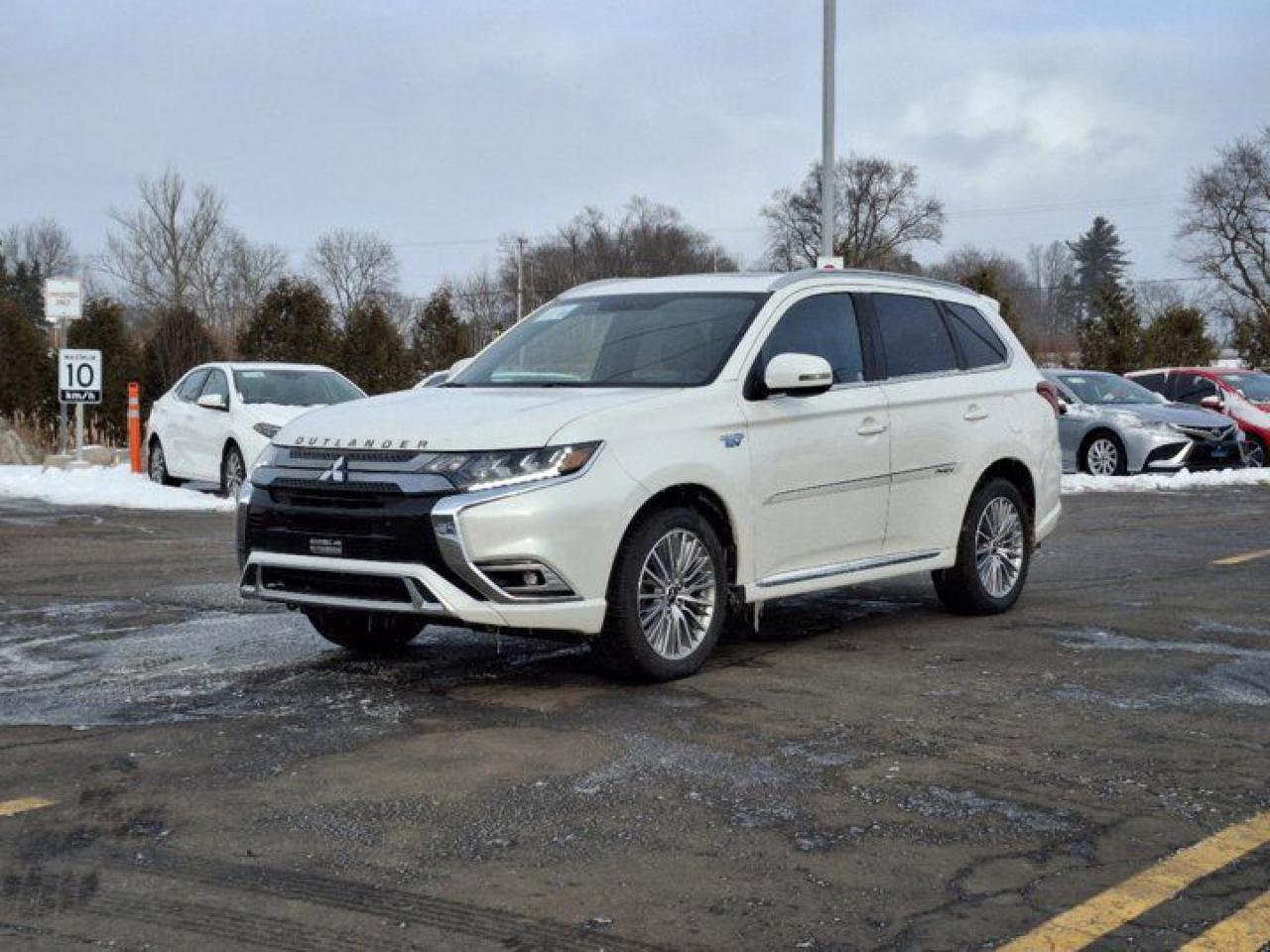 Used 2020 Mitsubishi Outlander Phev SEL AWC | Plug-in Hybrid | Leather | Sunroof | Heated Steering + Seats | CarPlay + Android & more!! for sale in Guelph, ON