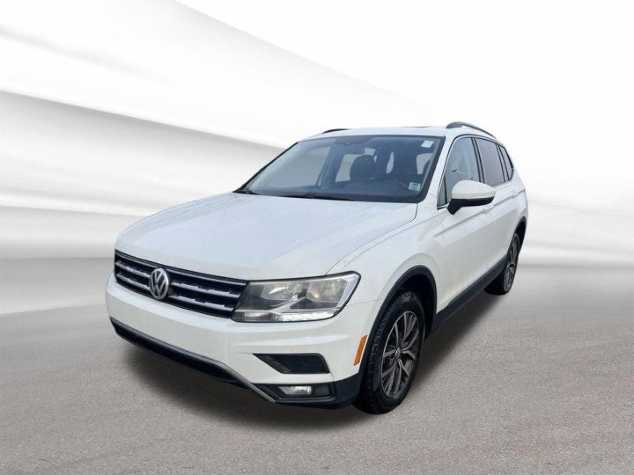 Used 2018 Volkswagen Tiguan Comfortline - AWD, LOW KM, POWER HEATED LEATHER, NAV, PANO ROOF, BLIND SPOT, BACK UP CAM for sale in Halifax, NS