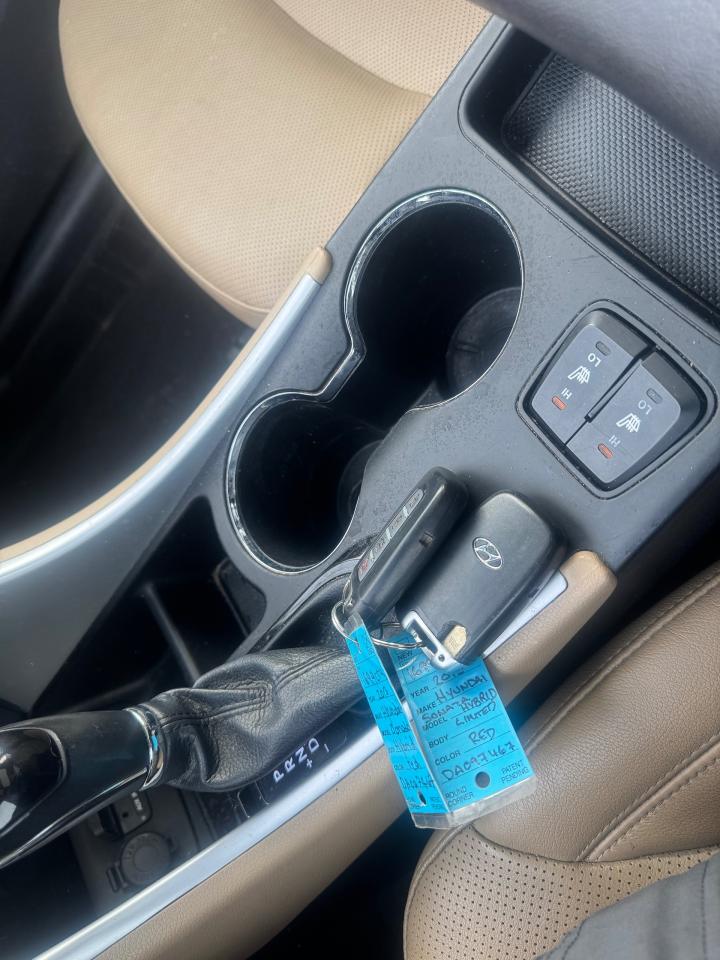 2013 Hyundai Sonata Hybrid Limited w/Technology Pkg - Photo #17