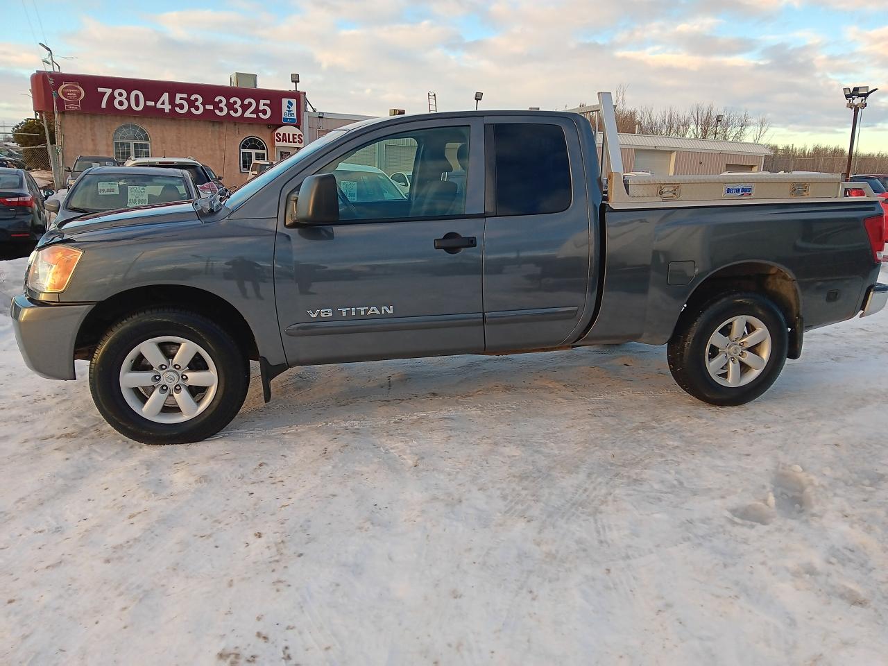 2012 Nissan Titan SV Extcab 4x4, Park Assist, Pwer Adjustable Pedals - Photo #4