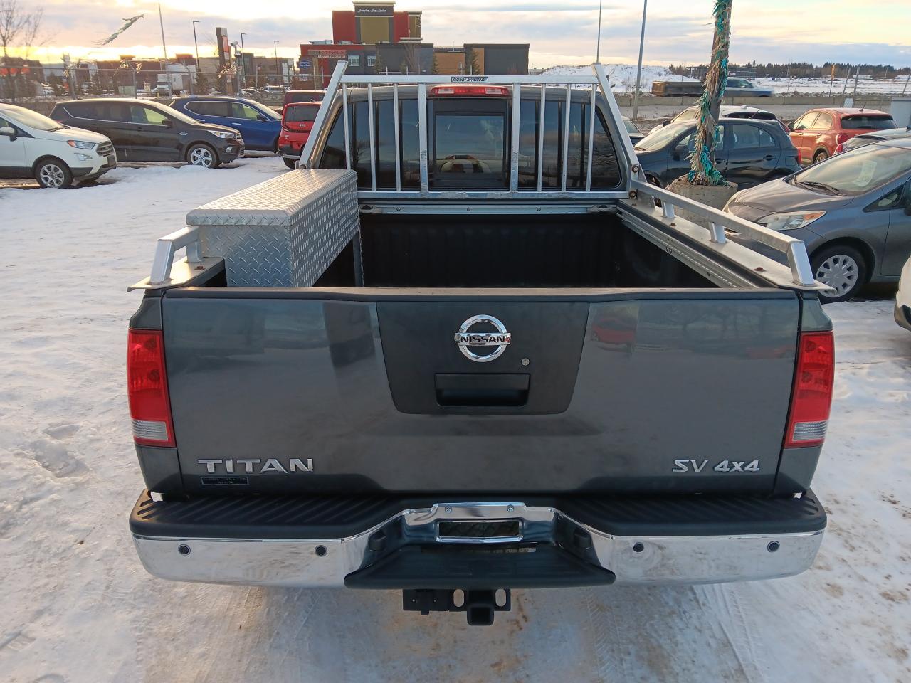 2012 Nissan Titan SV Extcab 4x4, Park Assist, Pwer Adjustable Pedals - Photo #7