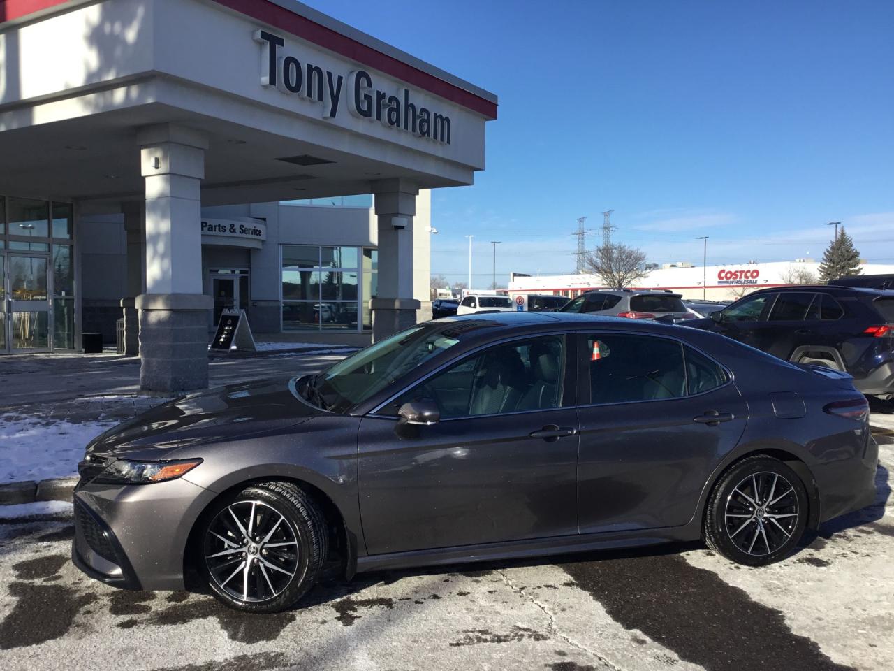 Used 2021 Toyota Camry SE for sale in Ottawa, ON