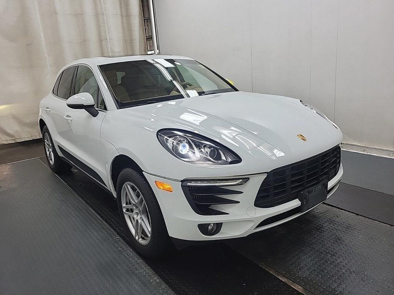 Used 2015 Porsche Macan S AWD - Navigation - Leather - Panorama Roof !!! for sale in Burlington, ON