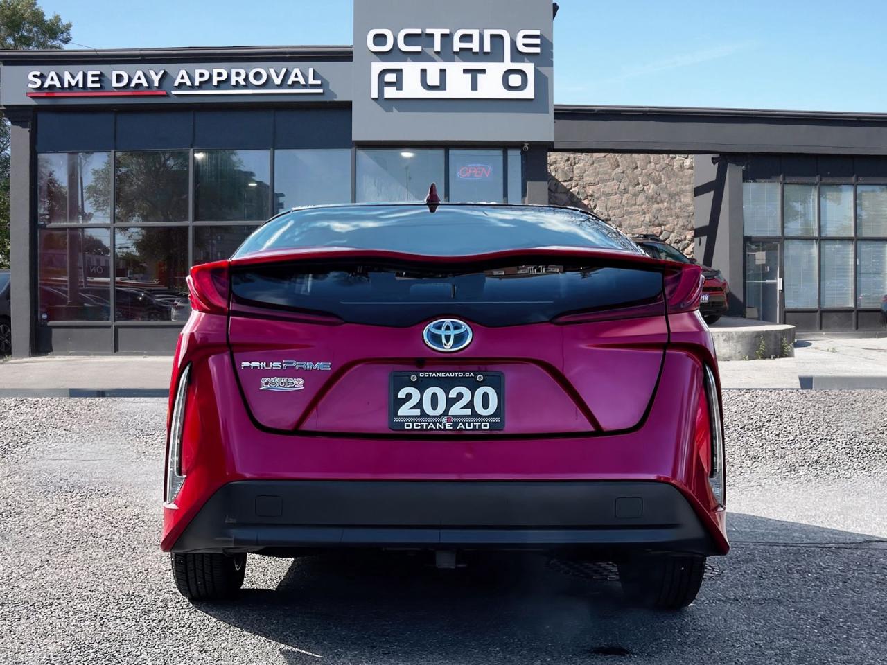 2020 Toyota Prius Prime LE - Photo #5