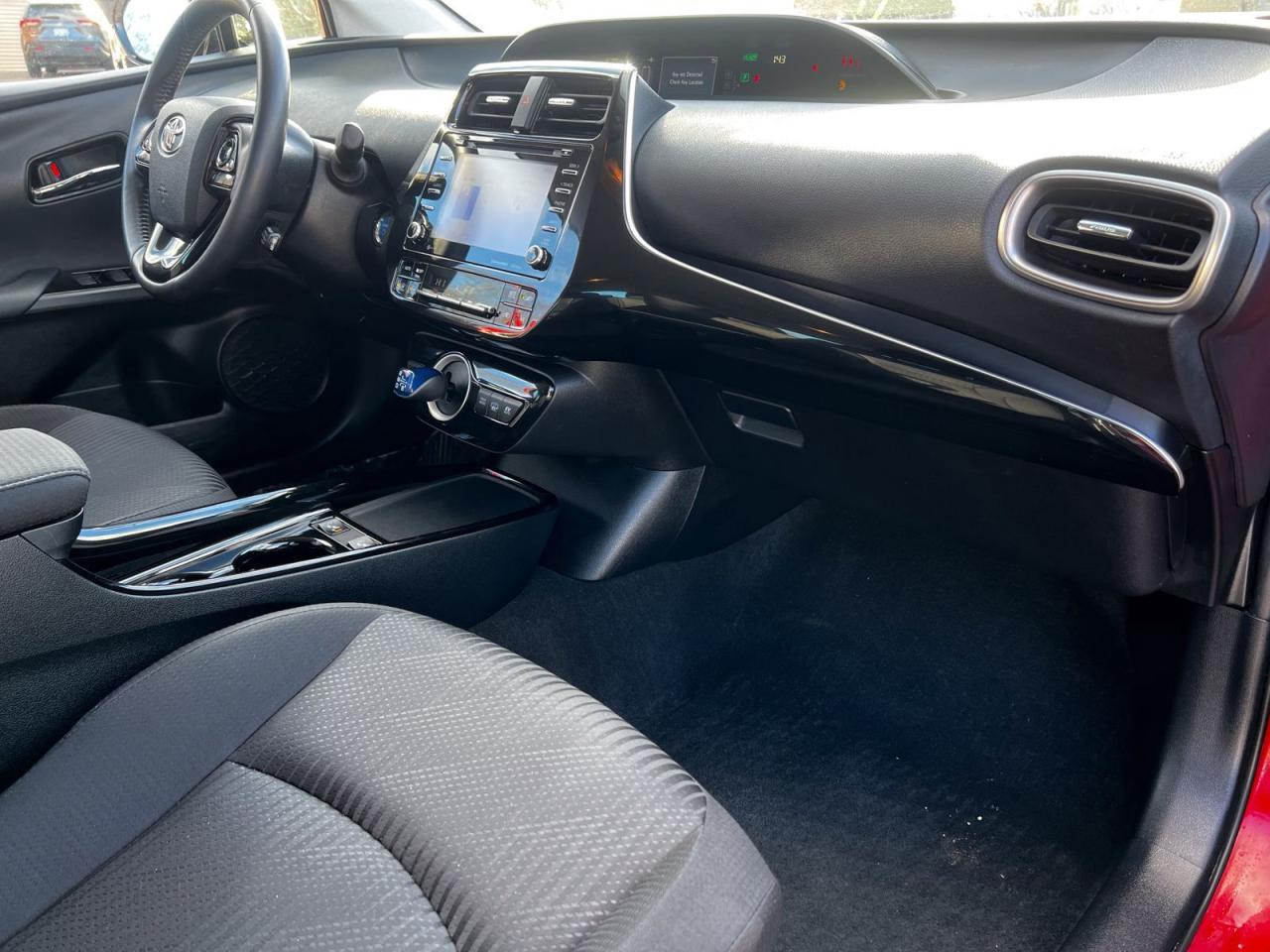 2020 Toyota Prius Prime LE - Photo #11