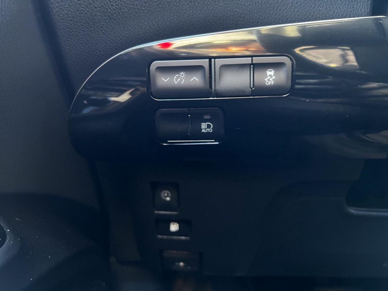 2020 Toyota Prius Prime LE - Photo #20