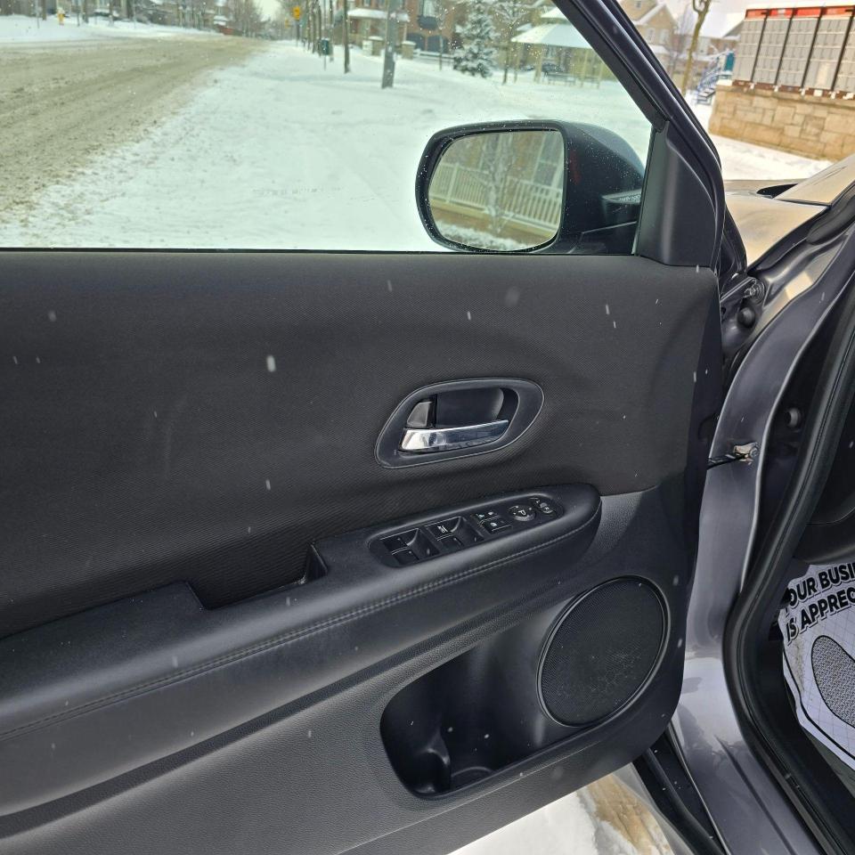 2017 Honda HR-V 2WD 4DR CVT LX - Photo #12