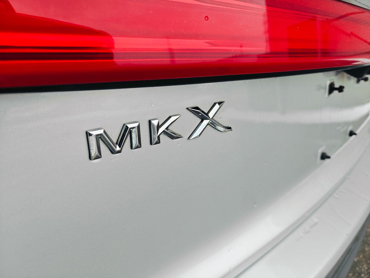 2016 Lincoln MKX 2.7L! Reserve! Top of the Line! Loaded! Photo