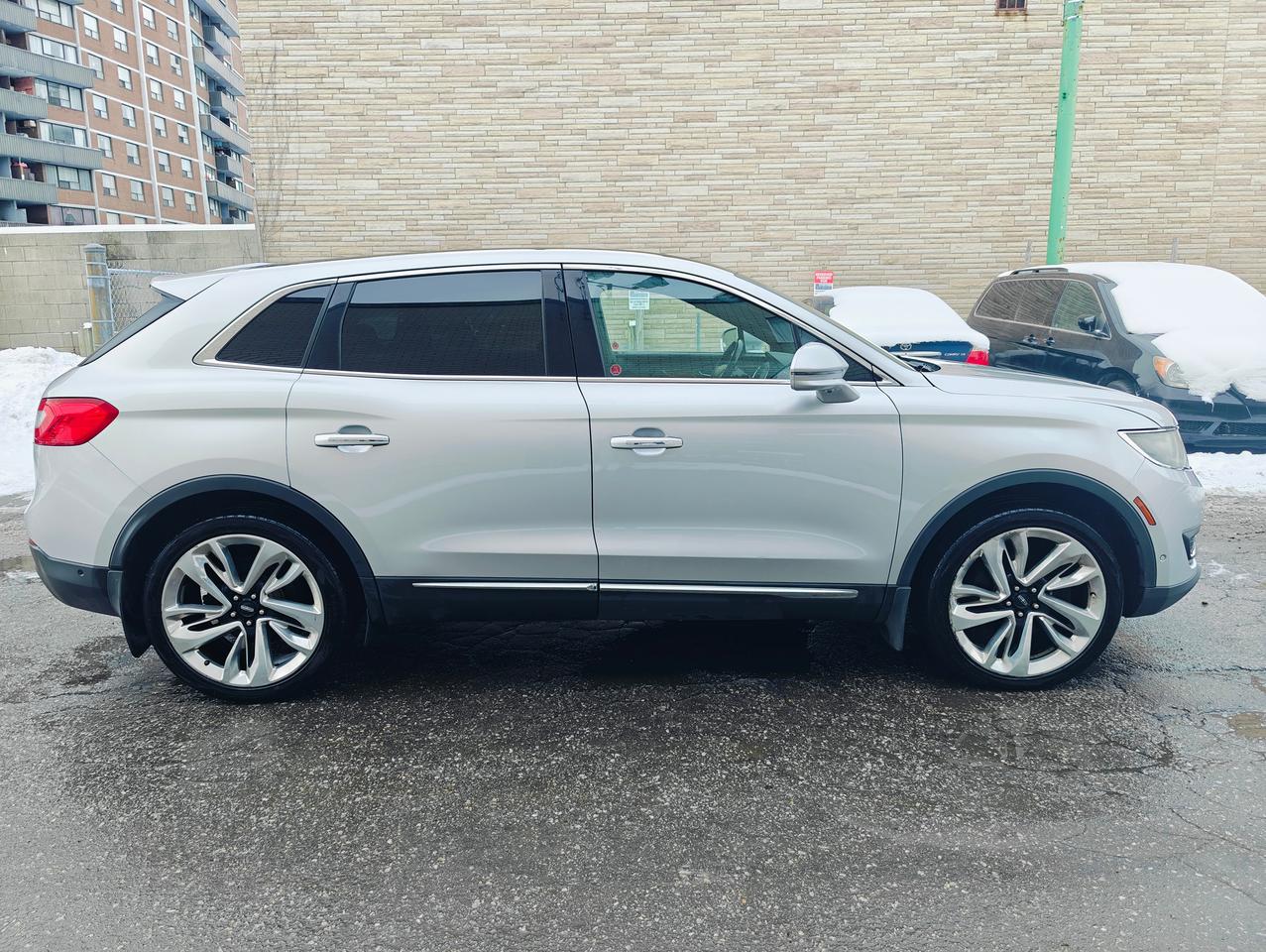 2016 Lincoln MKX 2.7L! Reserve! Top of the Line! Loaded! Photo