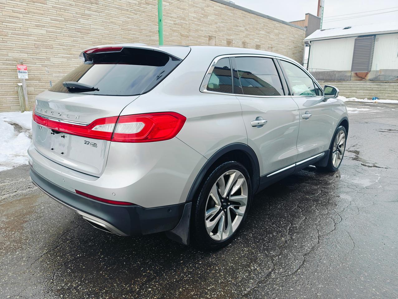 2016 Lincoln MKX 2.7L! Reserve! Top of the Line! Loaded! Photo