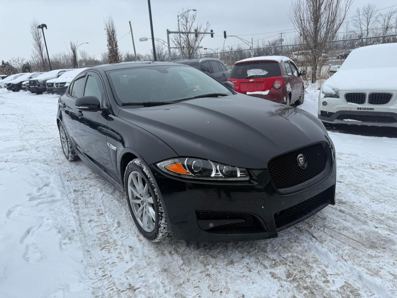 2015 Jaguar XF  - Photo #2