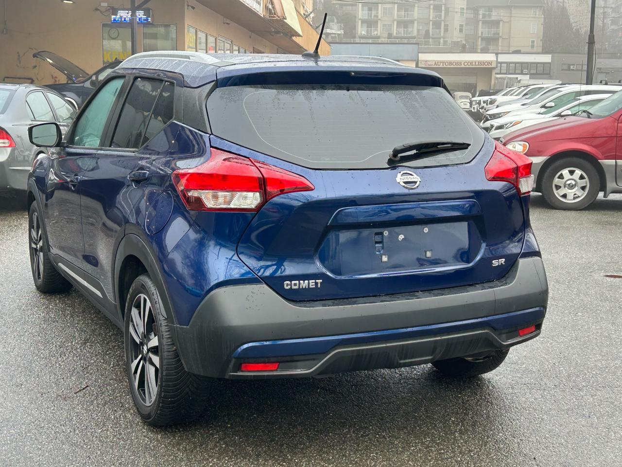2018 Nissan Kicks SR - Photo #3