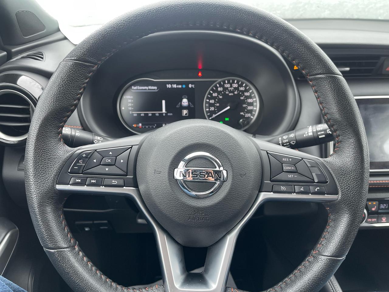 2018 Nissan Kicks SR - Photo #17