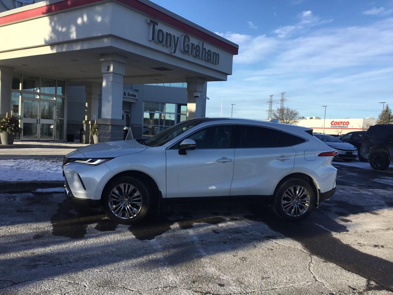 Used 2023 Toyota Venza XLE for sale in Ottawa, ON