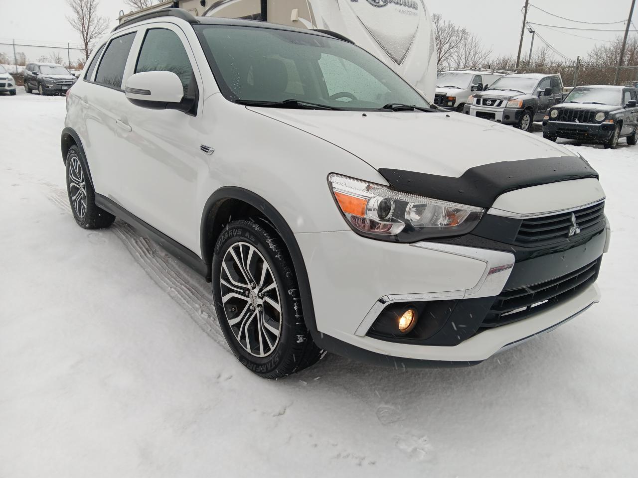 2017 Mitsubishi RVR GT, AWD, Leather, Pano, BU Cam, Htd Seats - Photo #3