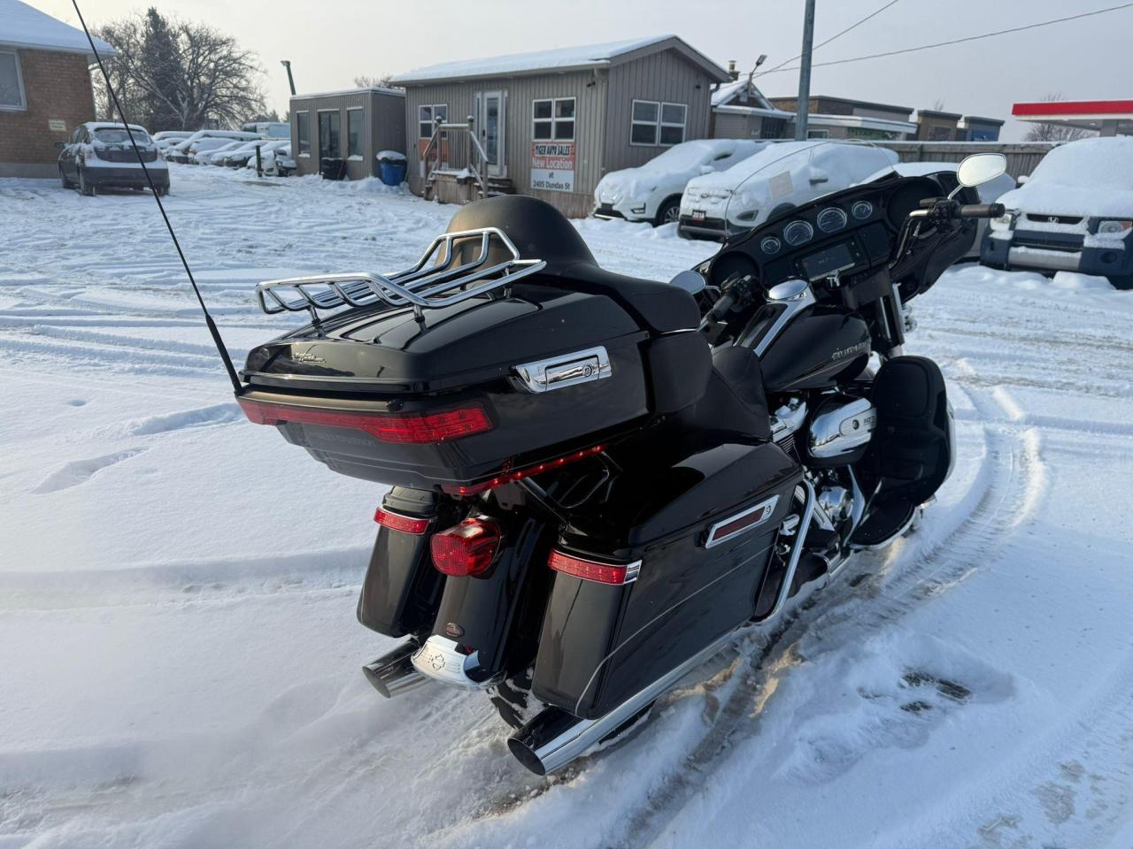 2017 Harley-Davidson FLHTK Electra Glide Ultra Limited LOW, LOADED, GREAT CONDITION, LIGHT DAMAGE, AS IS - Photo #5