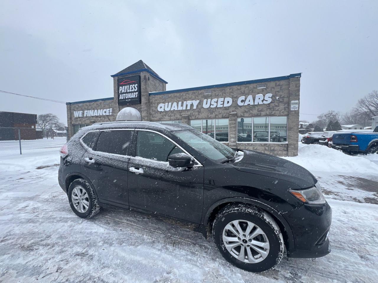 Used 2016 Nissan Rogue SV for sale in Sarnia, ON