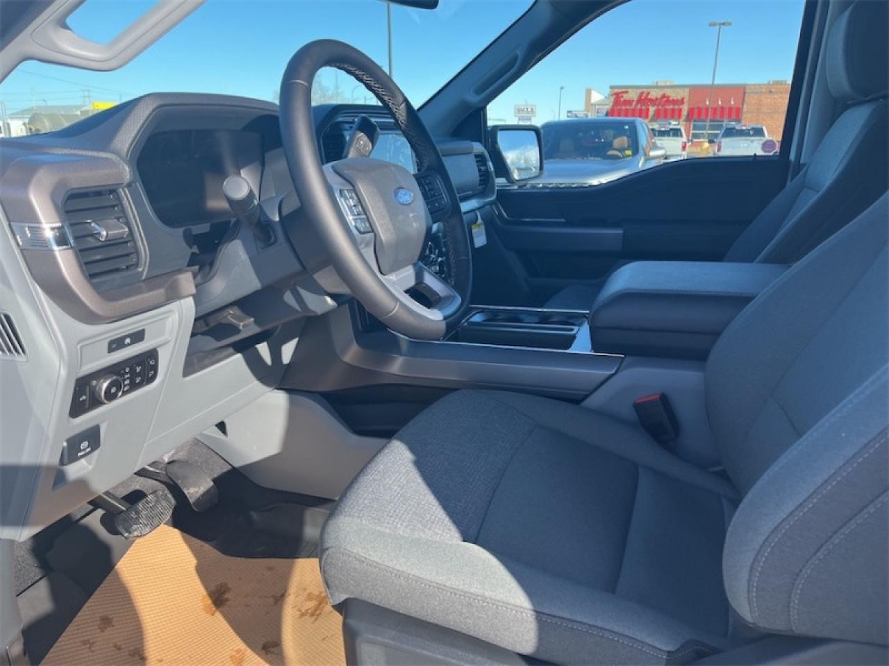 2025 Ford F-150 XLT  - Tow Package Photo5