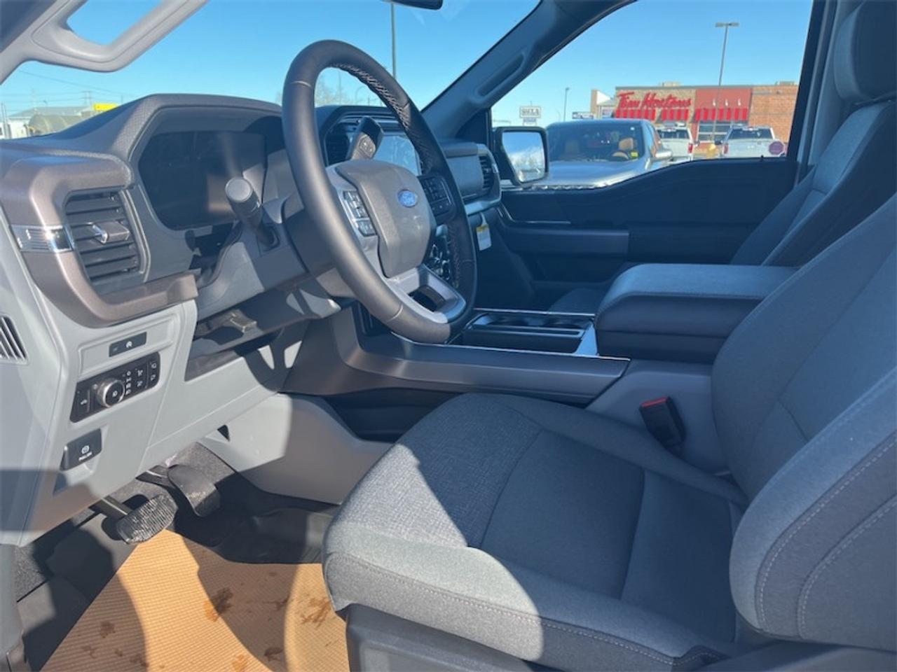 2025 Ford F-150 XLT  - Tow Package Photo5