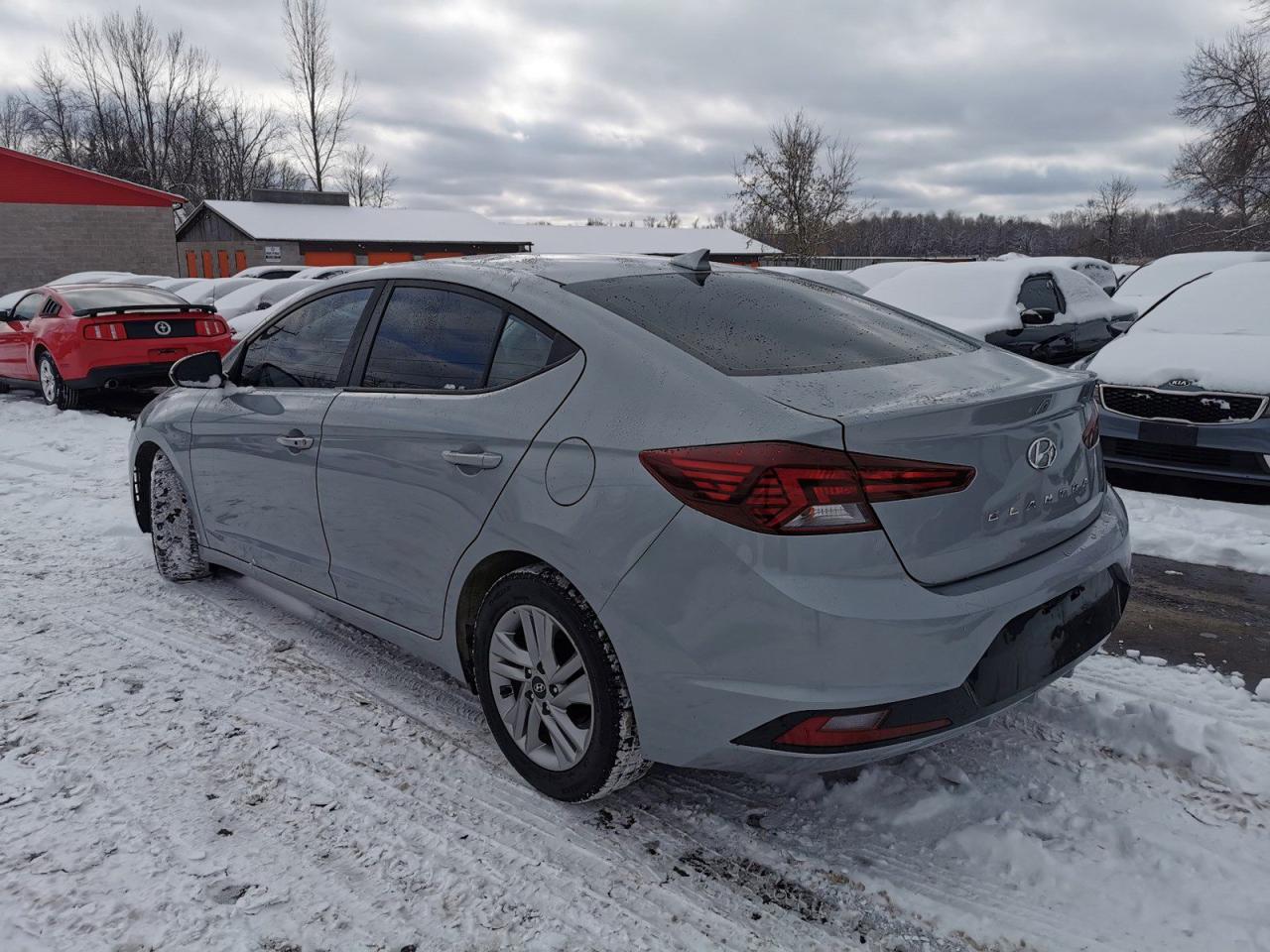 2020 Hyundai Elantra Limited - Photo #3