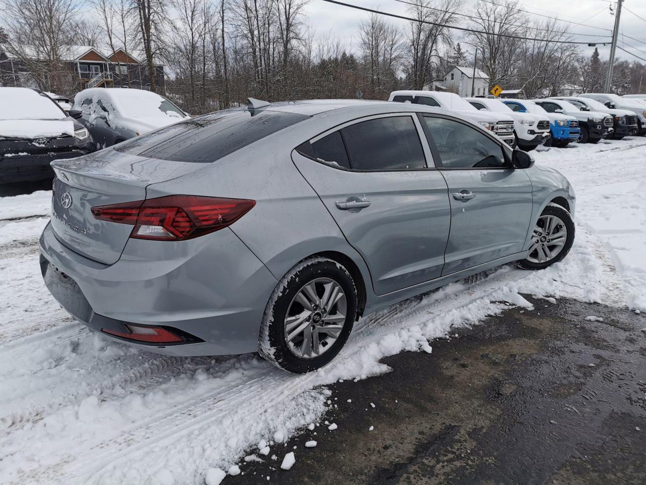 2020 Hyundai Elantra Limited - Photo #5