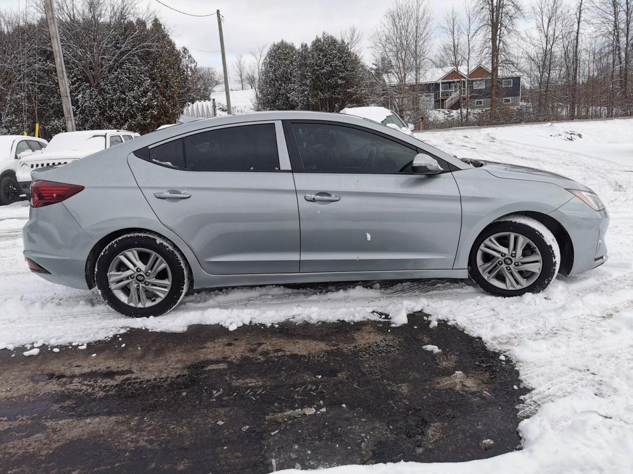 2020 Hyundai Elantra Limited - Photo #6